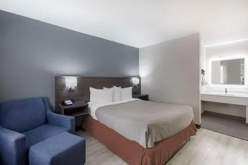 Downtown Inn & Studio Suites, Room