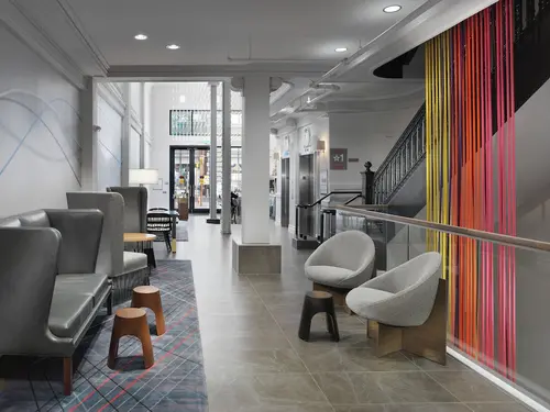 Axiom Hotel, Lobby