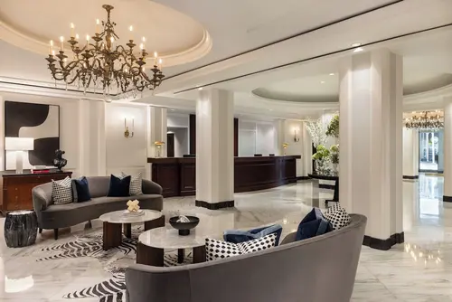 Omni Berkshire Place, Lobby lounge
