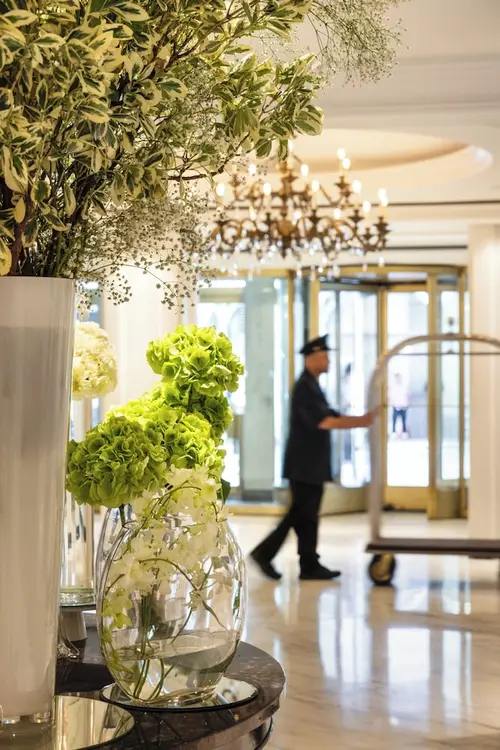 Omni Berkshire Place, Lobby lounge