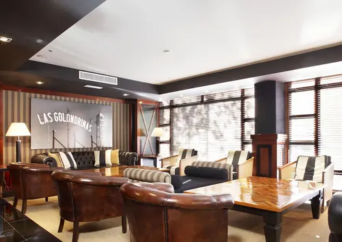 U232 Hotel, Lobby