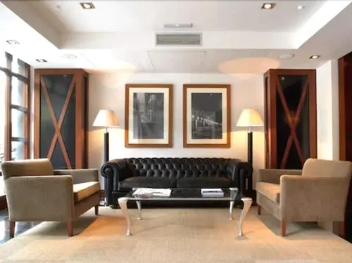 U232 Hotel, Lobby