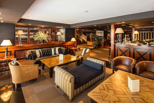 U232 Hotel, Primary image