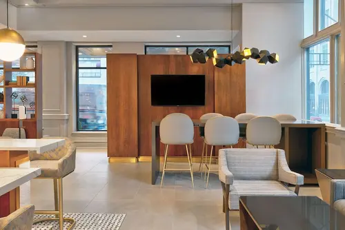 Le Meridien St. Louis Downtown, Lobby