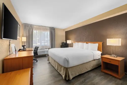 Ramada by Wyndham Portland, Room