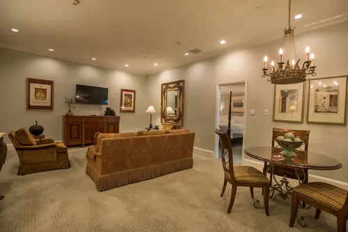 Bienville House, Room