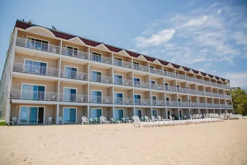 Bayshore Resort, Primary image