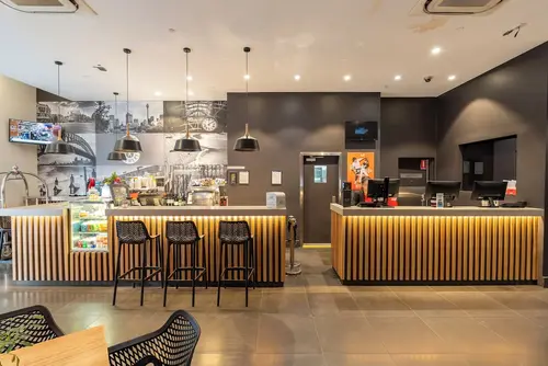 ibis Sydney World Square, Reception