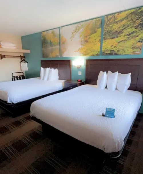 Days Inn & Suites by Wyndham Springfield on I-44, Room