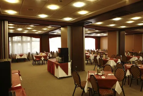 Hotel Benczur, Restaurant