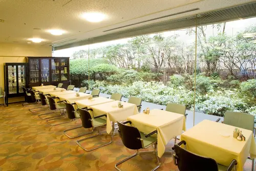 Tokyo Grand Hotel, Coffee shop