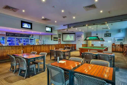 Kimberley Hotel Halls Creek, Sports bar