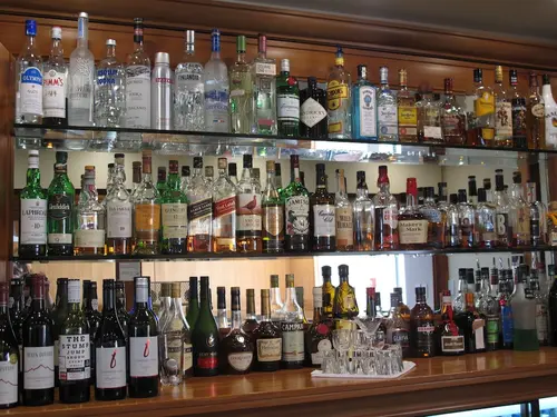 Plymouth International, Lounge