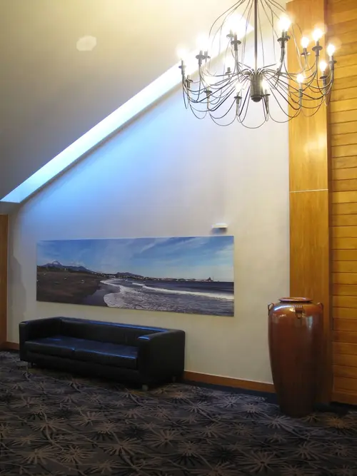 Plymouth International, Interior entrance