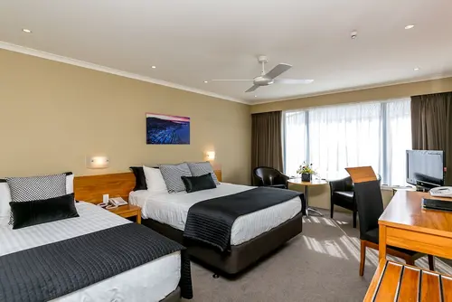 Plymouth International, Room