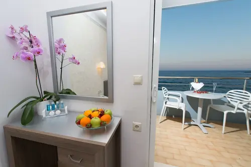 Astron Hotel, Balcony