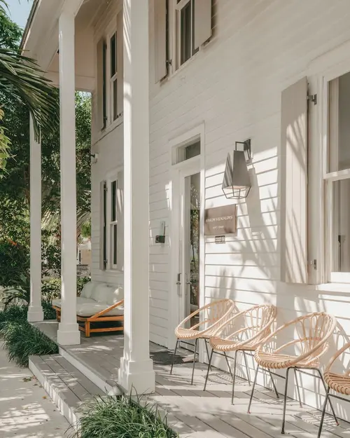 Winslow's Bungalows - Key West Historic Inns, Interior entrance