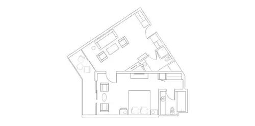 Almyra, Room