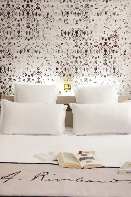 Hôtel Littéraire Arthur Rimbaud, BW Signature Collection, Room