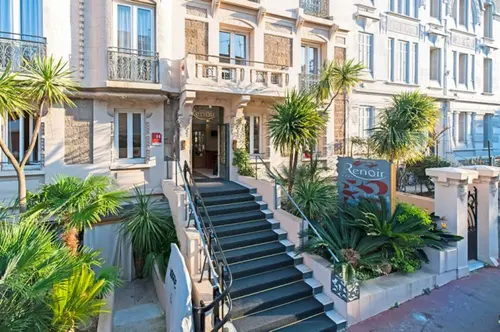 Hotel Renoir, Primary image