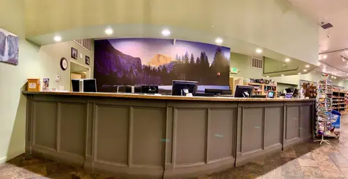 Yosemite View Lodge, Reception