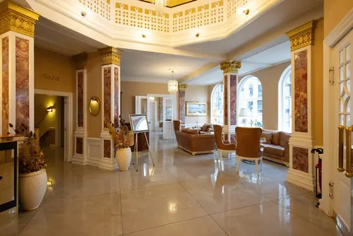 Milling Hotel Plaza, Lobby sitting area