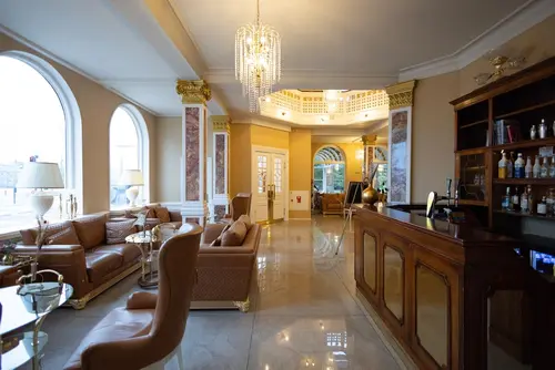 Milling Hotel Plaza, Lobby sitting area