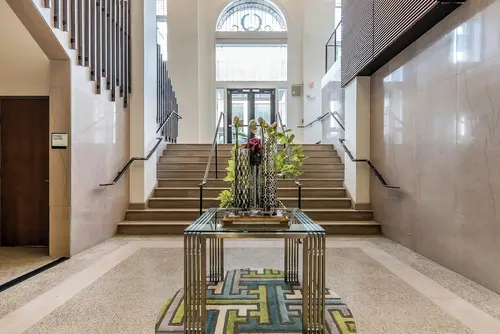 Hu. Hotel, Primary image