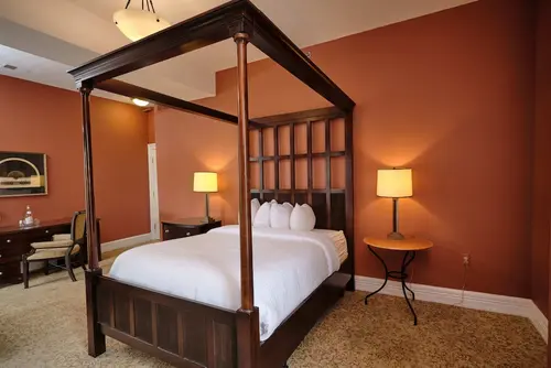 The Inn on Ferry Street, Room
