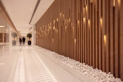 Fairmont Dubai, Interior entrance
