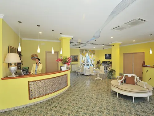 Hotel Miramare, Interior entrance