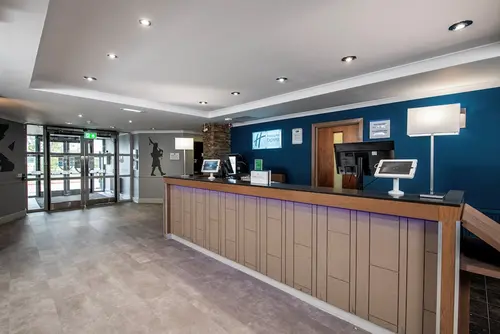 Holiday Inn Express Edinburgh Airport by IHG, Reception