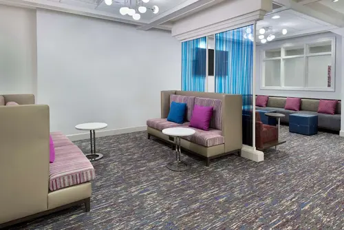 Hampton Inn & Suites Buffalo Downtown, Lobby