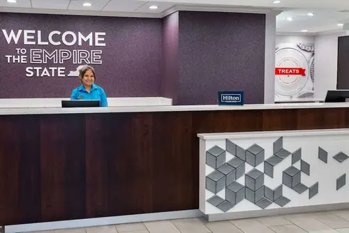 Hampton Inn & Suites Buffalo Downtown, Lobby
