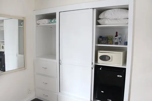 Bayside Hotel, Room