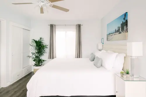 Bayside Hotel, Room