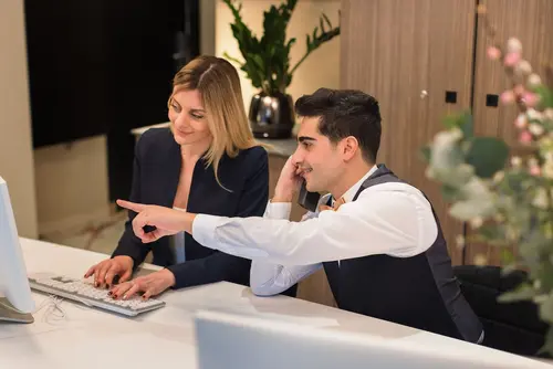 Hôtel KHLA Nice, Reception