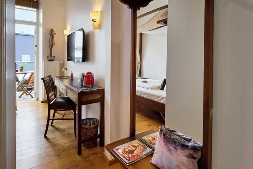 66 Guldsmeden, Room