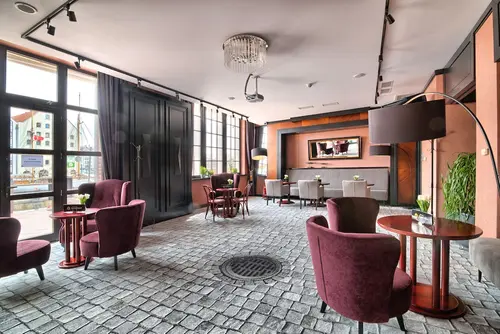 Hanza Hotel, Lobby sitting area