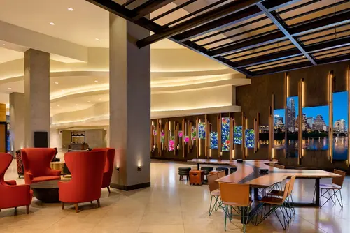 Hilton Austin, Reception