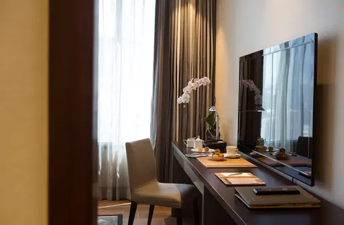 Makati Diamond Residences, Room