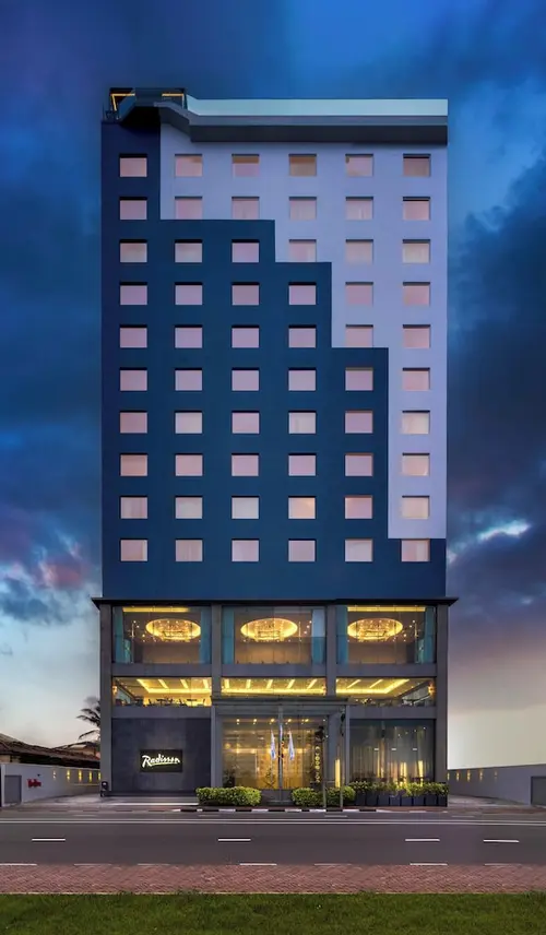 Radisson Hotel Colombo, Exterior