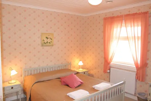 Lomamokkila, Room