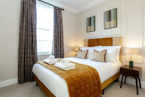 New Holgate, Room