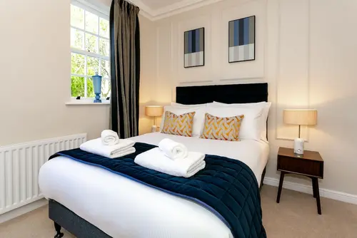 New Holgate, Room