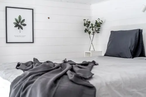 Waterfront Cabins, Room