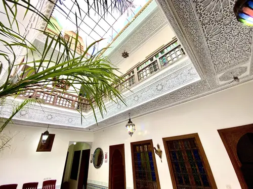 Riad Nouhal, Front of property