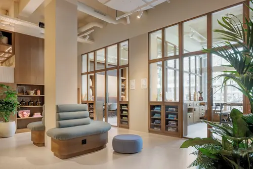 The Usual Rotterdam, Lobby sitting area