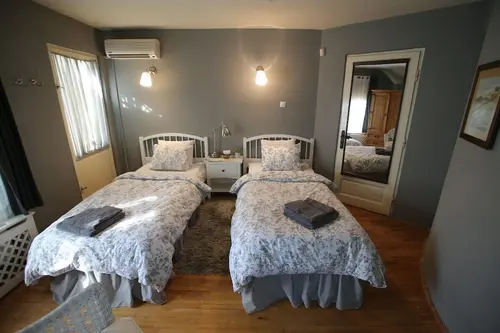 Ratiu House, Room