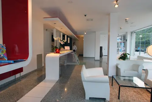 Centremar, Lobby